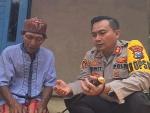 Kisah AKBP Wiwit Bedah Rumah Warga Bangkalan yang Tidak Laik Huni Kisah AKBP Wiwit Bedah Rumah Warga Bangkalan yang Tidak Laik Huni