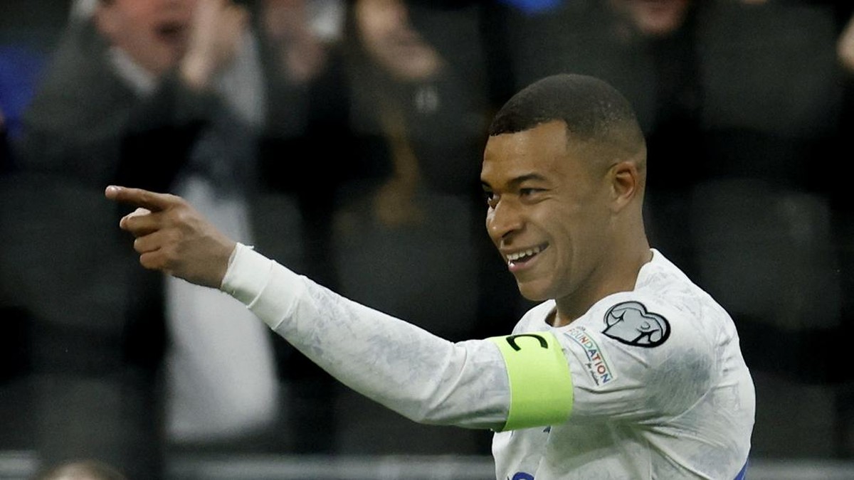 Kylian Mbappe ramai dikaitkan dengan Real Madrid lagi setelah memastikan tidak akan menambah kontraknya di PSG. (Foto: REUTERS/GONZALO FUENTES)