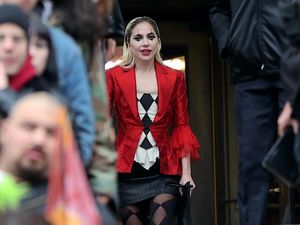 Pesona Lady Gaga Jadi Harley Quinn di Film Joker 2 Pesona Lady Gaga Jadi Harley Quinn di Film Joker 2