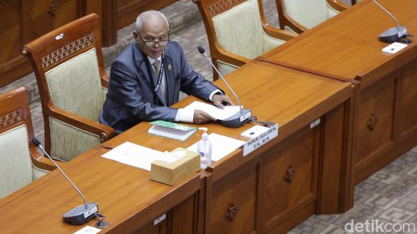 Lihat Lagi Momen Komisi III DPR Gelar Seleksi Hakim Agung