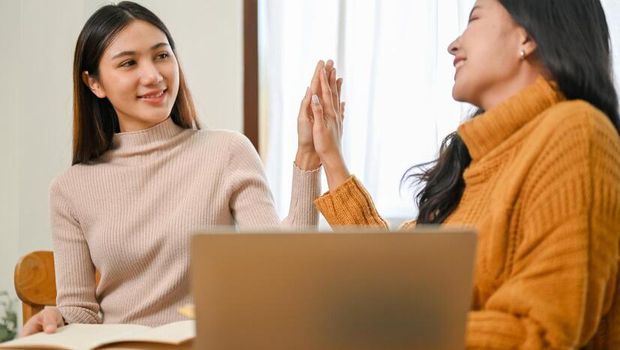 Dalam hubungan apapun, pemilik zodiak Virgo ialah pribadi yang senantiasa memberikan dukungan kepada orang-orang di sekitarnya.