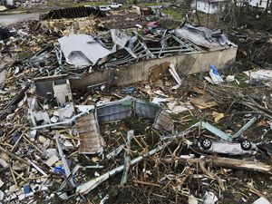 Usai Tornado Tewaskan 25 Orang, Mississippi Hadapi Cuaca Ekstrem Usai Tornado Tewaskan 25 Orang, Mississippi Hadapi Cuaca Ekstrem