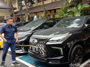 Polisi Sita Fortuner Milik Wahyu Kenzo, Total 9 Kendaraan Diamankan Polisi Sita Fortuner Milik Wahyu Kenzo, Total 9 Kendaraan Diamankan