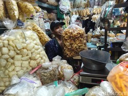Jajanan Ringan di Surabaya Banyak Diburu Masyarakat, Harganya Ikut Naik