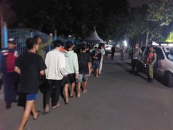 19 Pelajar Terciduk saat Perang Sarung di Jemursari Surabaya