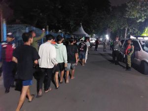 19 Pelajar Terciduk saat Perang Sarung di Jemursari Surabaya 19 Pelajar Terciduk saat Perang Sarung di Jemursari Surabaya