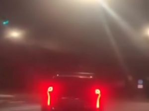 Viral Video Sopir Pajero Lempar Botol dan Terobos Lampu Merah di Jaksel