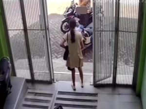 Polisi Selidiki Teror Pria Onani di Atas Motor Sasar Kos Putri Jember Polisi Selidiki Teror Pria Onani di Atas Motor Sasar Kos Putri Jember