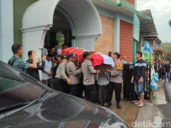 Briptu RF Dimakamkan di Semarang, Kapolda Gorontalo: Maaf Tak Bisa Menjaga