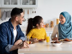 5 Nutrisi yang Wajib Dipenuhi Si Kecil Saat Berpuasa