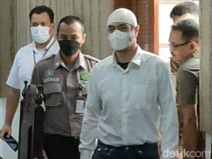 Pesan Dosa Jariyah Tanpa Hijab Pemantik Cekcok Ferry Irawan-Venna Melinda Pesan Dosa Jariyah Tanpa Hijab Pemantik Cekcok Ferry Irawan-Venna Melinda