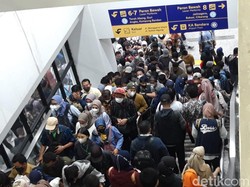 Pengguna KRL ke Anggota DPR soal Chaos Saat Lebaran: Pernah Naik Kereta?