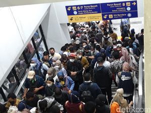 Pengguna KRL ke Anggota DPR soal Chaos Saat Lebaran: Pernah Naik Kereta? Pengguna KRL ke Anggota DPR soal Chaos Saat Lebaran: Pernah Naik Kereta?