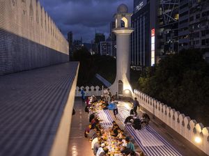 Suasana Buka Puasa Bersama di Masjid Kowloon Hong Kong