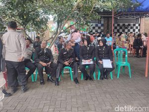 Jenazah Briptu RF Tiba di Semarang Hari Ini, Begini Suasana Rumah Duka Jenazah Briptu RF Tiba di Semarang Hari Ini, Begini Suasana Rumah Duka