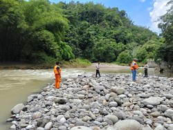 Keluarga Ikhlaskan Nenek Hilang Terseret Arus, Pencarian Dihentikan