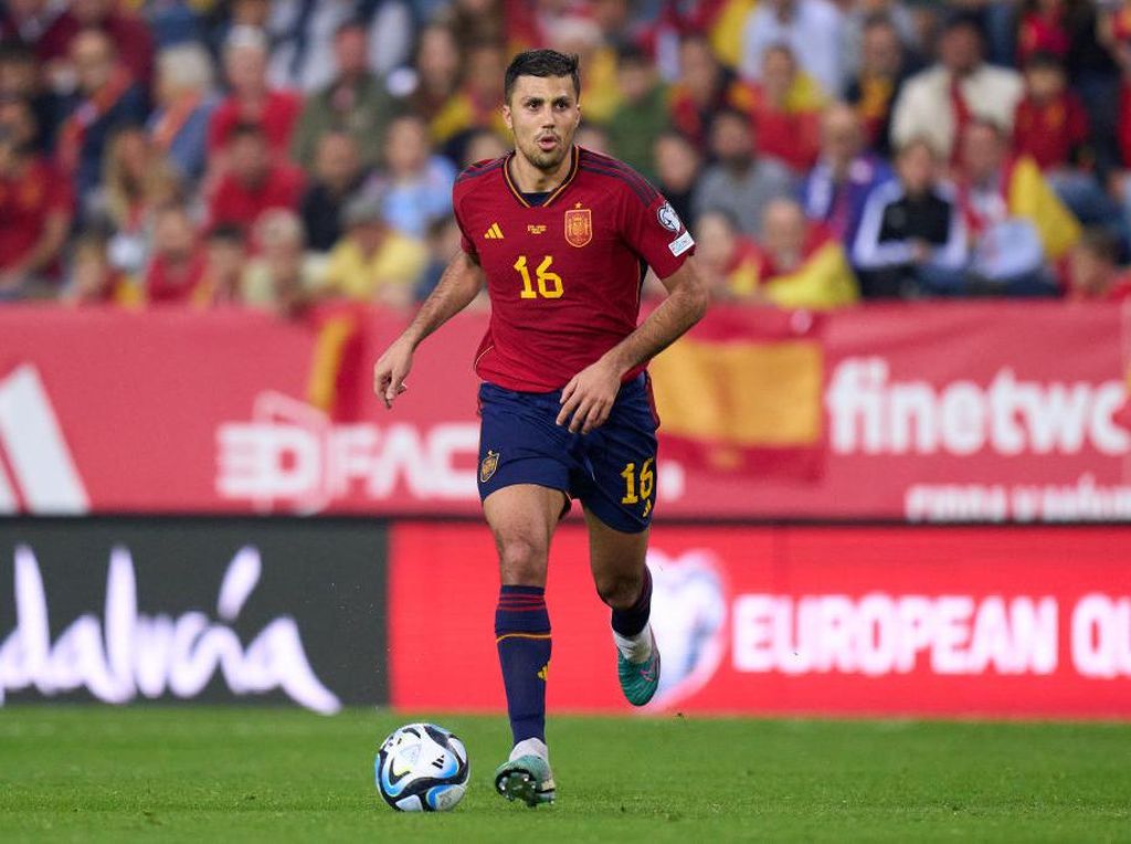 Rodri Kembali Jadi Gelandang di Spanyol Usai Busquets Pensiun Rodri Kembali Jadi Gelandang di Spanyol Usai Busquets Pensiun