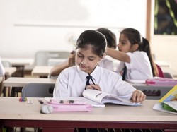 Contoh Kalimat Tunggal dan Bedanya dengan Kalimat Majemuk