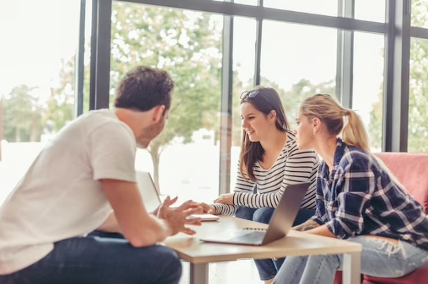 Belajar dari Siapa Saja tanpa Melihat Latar Belakang. Foto freepik.com: freepik