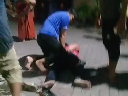 Gagal Beraksi, Pelaku Curanmor Babak Belur Dimassa Warga Kenjeran Surabaya