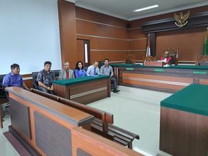 Eks Dirut PT Tirta Gugat Praperadilan soal Korupsi Aset PT Air Manado Rp 55 M Eks Dirut PT Tirta Gugat Praperadilan soal Korupsi Aset PT Air Manado Rp 55 M