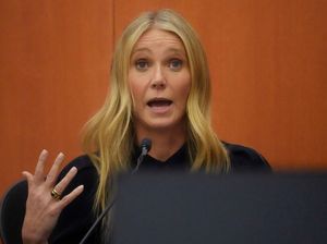 Heboh Kisscam CEO di Konser Coldplay, Gwyneth Paltrow Jadi Juru Bicara Dadakan Heboh Kisscam CEO di Konser Coldplay, Gwyneth Paltrow Jadi Juru Bicara Dadakan