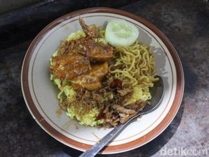 Hidden Gem Nasi Kuning Legendaris di Jombang Cocok untuk Menu Sahur Hidden Gem Nasi Kuning Legendaris di Jombang Cocok untuk Menu Sahur