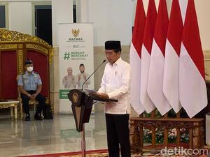 Jokowi Imbau Pejabat Bayar Zakat Lewat Baznas: Dana Dikelola Transparan