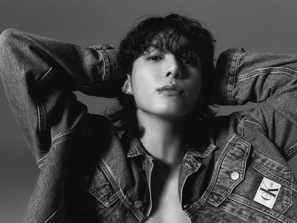 Gaya Jungkook BTS Jadi Global Ambassador Calvin Klein, Pamer Perut Sixpack Gaya Jungkook BTS Jadi Global Ambassador Calvin Klein, Pamer Perut Sixpack
