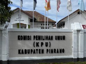 KPU Pinrang Minta Dukcapil Fasilitasi 8.225 Pemilih Potensial Tak Punya e-KTP KPU Pinrang Minta Dukcapil Fasilitasi 8.225 Pemilih Potensial Tak Punya e-KTP