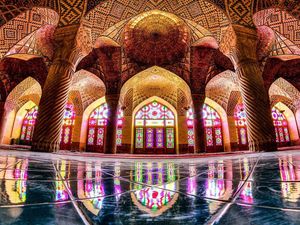 Eloknya Arsitektur Masjid Nasir al-Mulk Iran, Penuh Ukiran dan Warna-warni