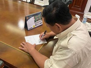 Prabowo Kirim Surat ke Ustaz Dasad Latif yang Dirawat, Doakan Kesembuhan