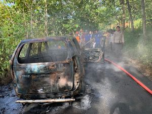 Mobil Ludes Terbakar di Jalan Saptosari Gunungkidul