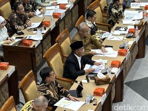 Di Komisi X DPR, Plt Menpora Bicara soal Nasib Piala Dunia U-20