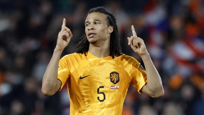 Soccer Football - UEFA Euro 2024 Qualifier - Group B - Netherlands v Gibraltar - Feyenoord Stadium, Rotterdam, Netherlands - March 27, 2023 Netherlands Nathan Ake celebrates scoring their second goal REUTERS/Piroschka Van De Wouw