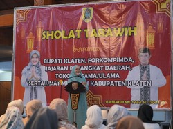Pemkab Klaten Gelar Tarawih Keliling-Beri Bantuan ke 150 Tim Oranye