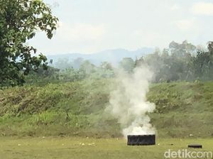 Duar! Ratusan Ribu Petasan Sitaan Dimusnahkan di Trucuk Klaten