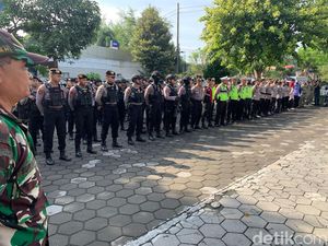 Bambang Tri dan Gus Nur Sidang Pleidoi Hari Ini, 320 Polisi Berjaga Bambang Tri dan Gus Nur Sidang Pleidoi Hari Ini, 320 Polisi Berjaga