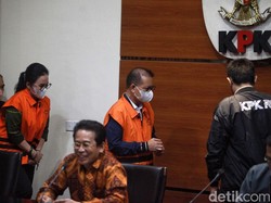 Jadi Tersangka Korupsi, Bupati Kapuas-Istrinya Terima Rp 8,7 M