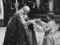 Melihat Kembali Penobatan Ratu Elizabeth Tahun 1953