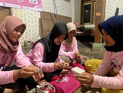 Relawan Ganjar Gelar Pelatihan Olah Limbah Plastik di Kebumen