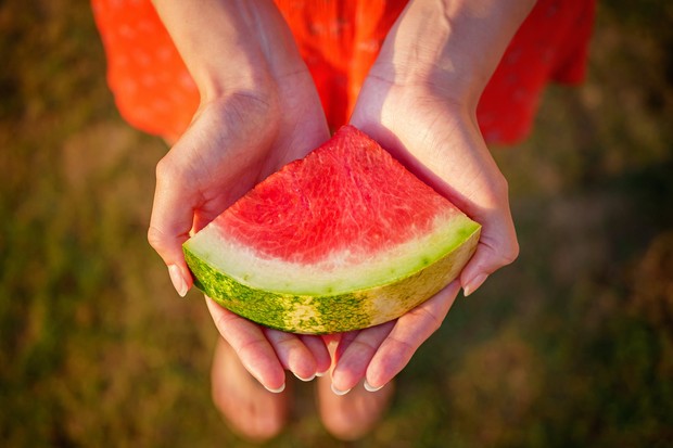Buah semangka rendah kalori.