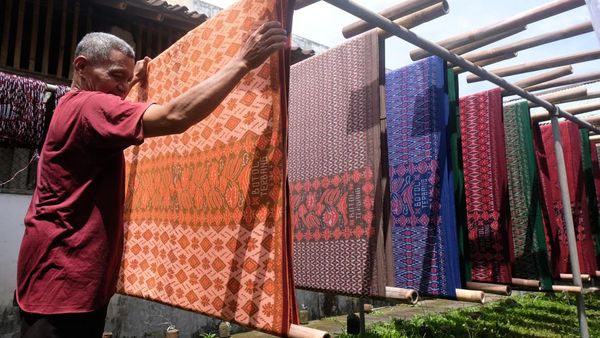 Sempat Terdampak Pandemi, Produksi Sarung Goyor Kini Kembali Normal