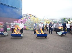 Hampir 15 Ribu Bal Pakaian Impor Bekas Rp 118 M Dimusnahkan Sepanjang Maret