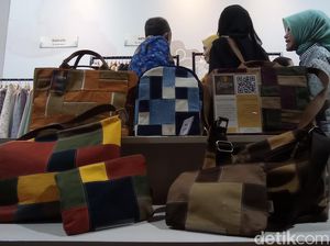 Tas Limbah Karya Emak-emak Bandung Dilirik Pembeli Malaysia-Singapura Tas Limbah Karya Emak-emak Bandung Dilirik Pembeli Malaysia-Singapura