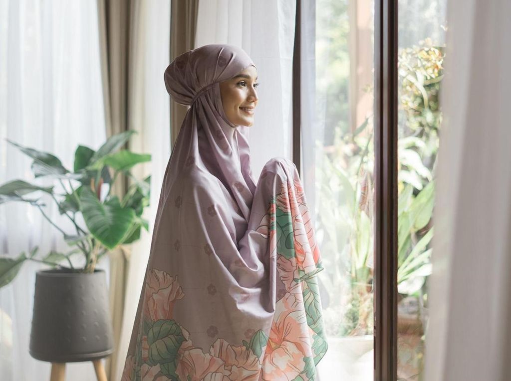 Masuk Bulan Suci Ramadan, SASKARA Hadirkan Koleksi Mukena Nuansa Bali
