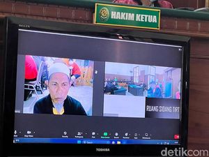 Pimpinan Khilafatul Muslimin Surabaya Divonis 5 Tahun Penjara Pimpinan Khilafatul Muslimin Surabaya Divonis 5 Tahun Penjara