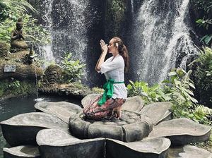 Aura Kasih Pelajari Banyak Agama, Ini yang Ditemukan Aura Kasih Pelajari Banyak Agama, Ini yang Ditemukan