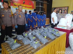 Pria Magelang Janjian COD 20 Kg Bahan Petasan, Eh.. yang Beli Polisi Nyamar