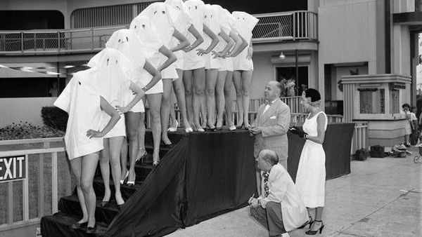 Ada Cerita Mencengangkan di Balik Foto Jadul Ini